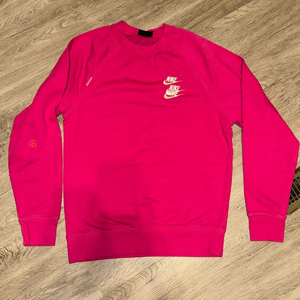 LIKE NEW LIMITED EDITION NIKE CREW!!